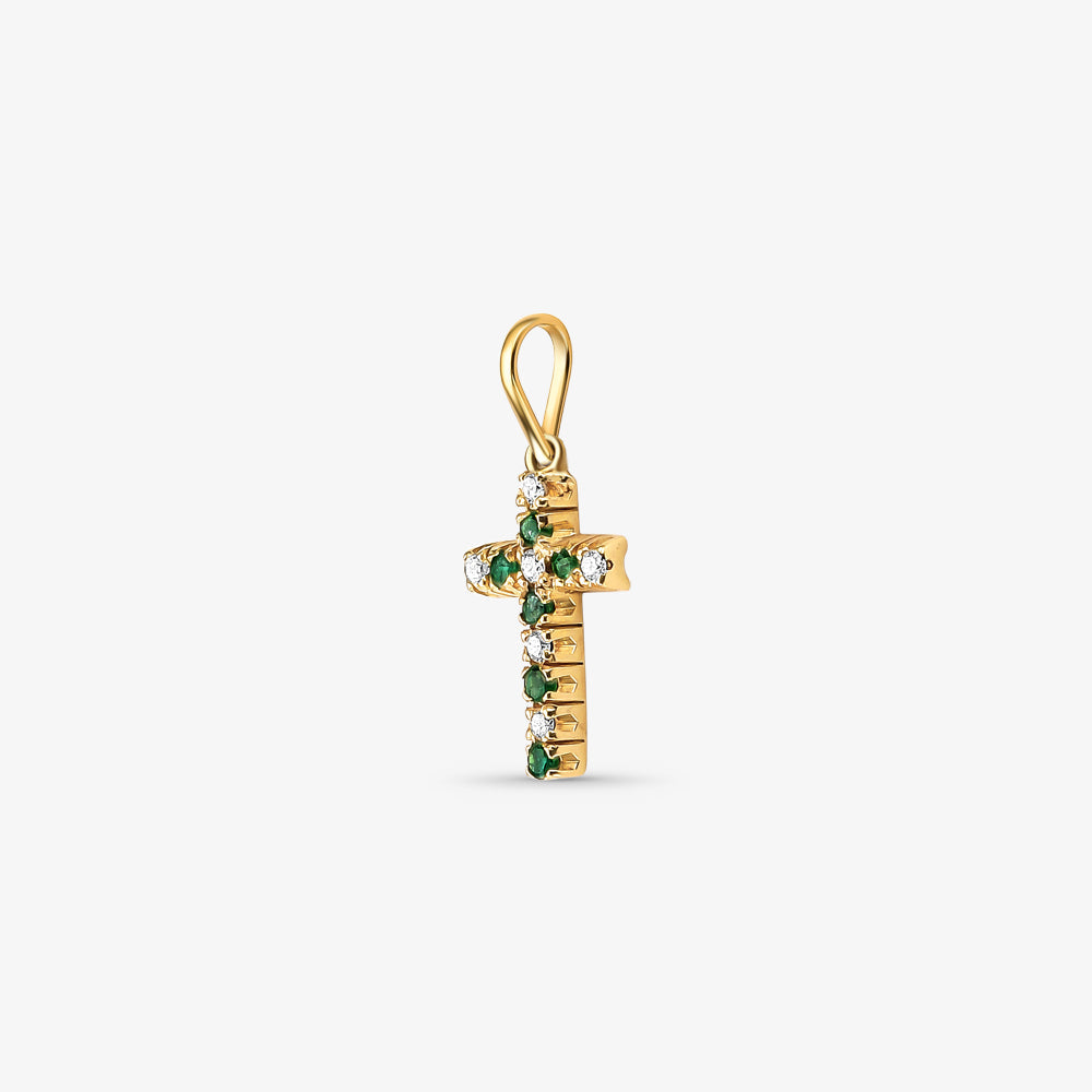 Pingente Cruz com Diamantes e Esmeraldas Naturais em Ouro Amarelo 18K