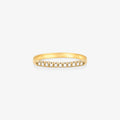 Anel Glow Meia Aliança com Diamantes em Ouro Amarelo 18K